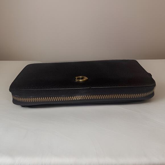 COACH Black pebbled Leather C Logo Long Wallet Round Zip pre-used - Picture 5 of 8